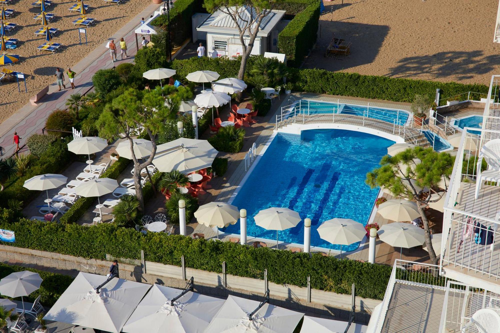 Ruhl Beach Hotel & Suites Τζεσόλο Λίντο Εξωτερικό φωτογραφία