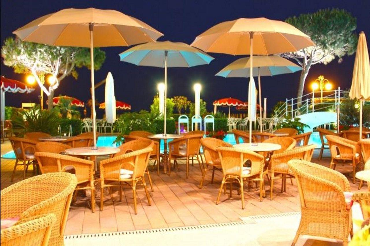 Ruhl Beach Hotel & Suites Τζεσόλο Λίντο Εξωτερικό φωτογραφία